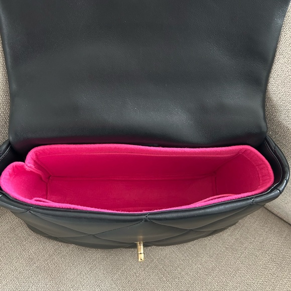 Chanel 19 Large (middle size) - Black Lambskin - Picture 9 of 9